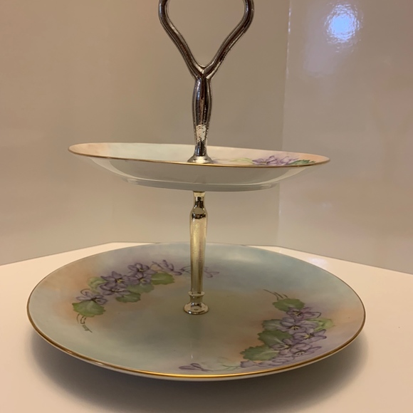 2 tier cakestand:Vintage English bone china - Picture 2 of 7